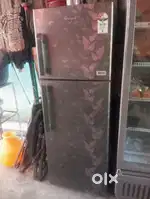 Double door refrigerator