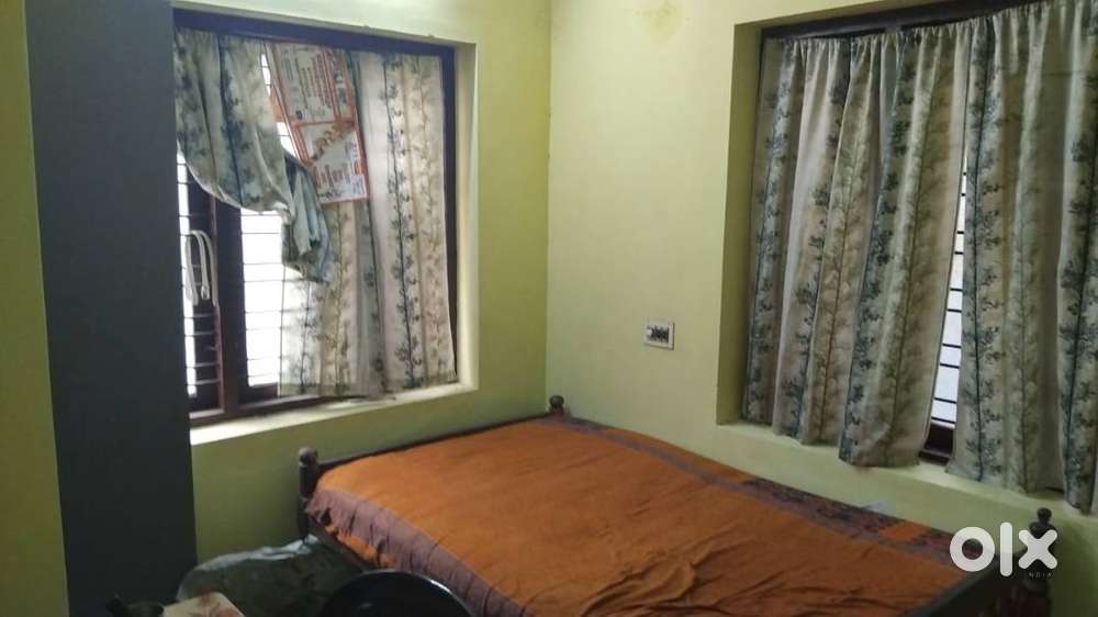 SEMI FURNISHED GROUND FLOOR 2 BEDROOMS 1 BATHROOM .TWO WHEELER PARKING