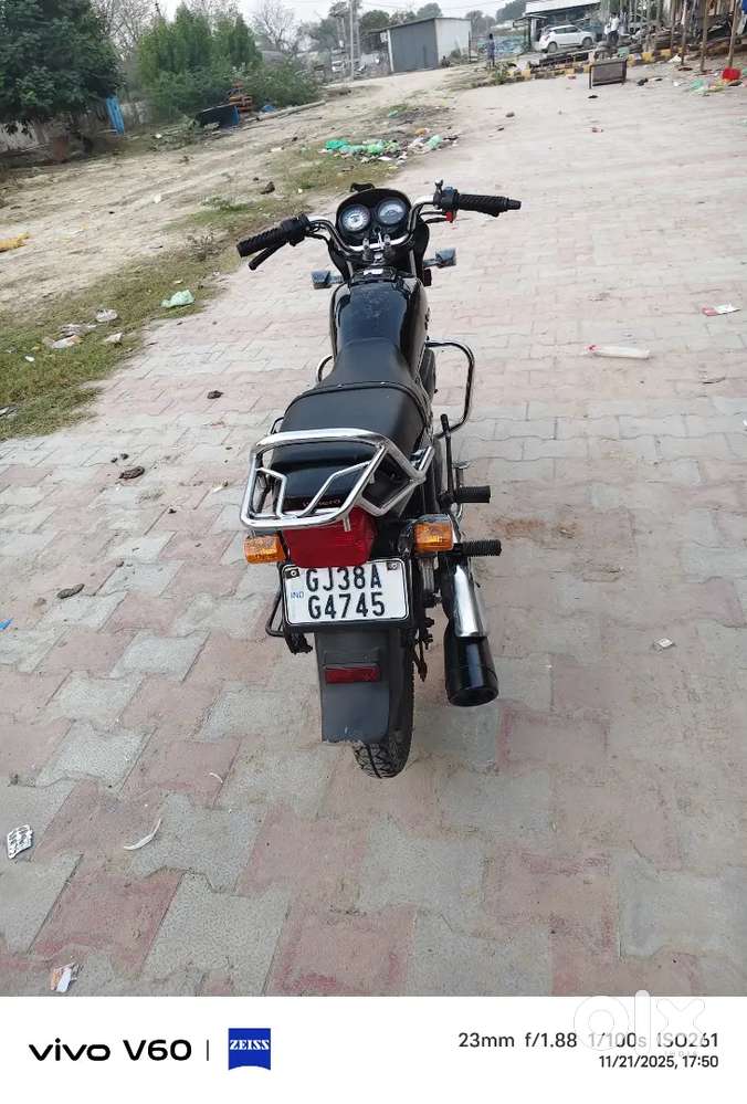 At. Vanod vanav complex and pg