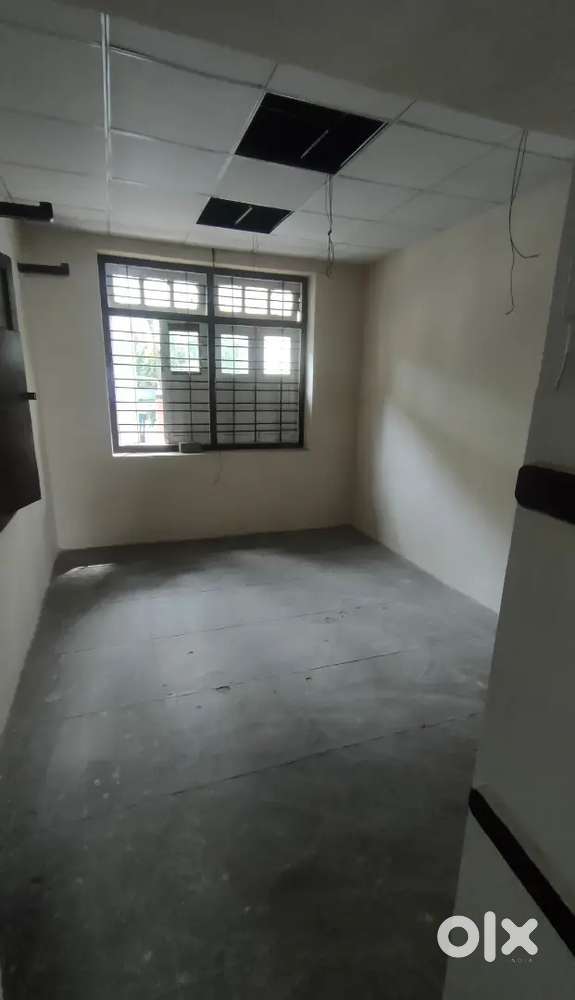 Road touch 1st floor, 175sq.ft Karve Road & 375sq.ft Prabhat Rd