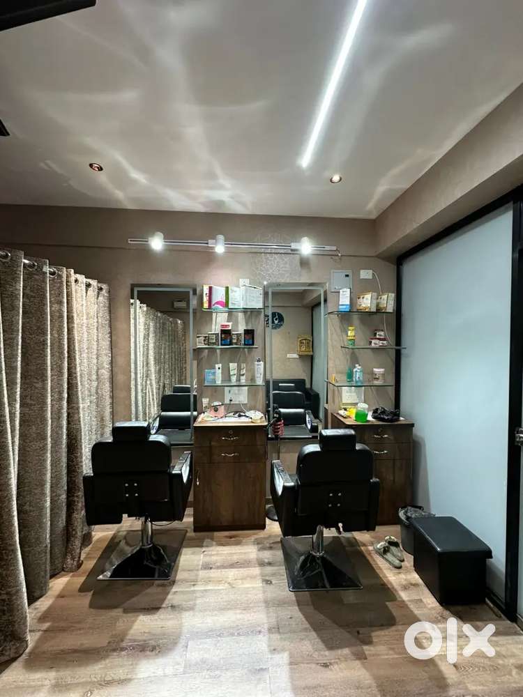 Ful set up beauty parlour / salon with branded material