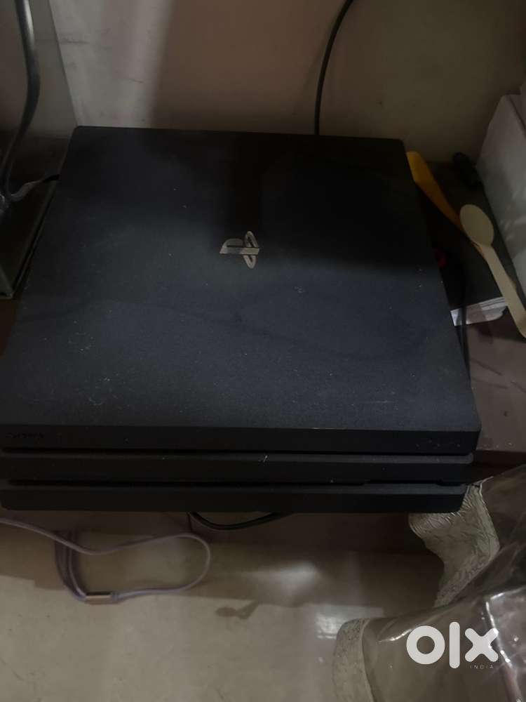 PS 4 pro 1tb excellent condition