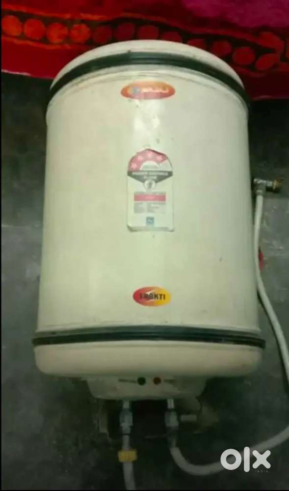 Bartan stand, 1 Crompton Wall Fan and Bajaj 25 Liter Geyser