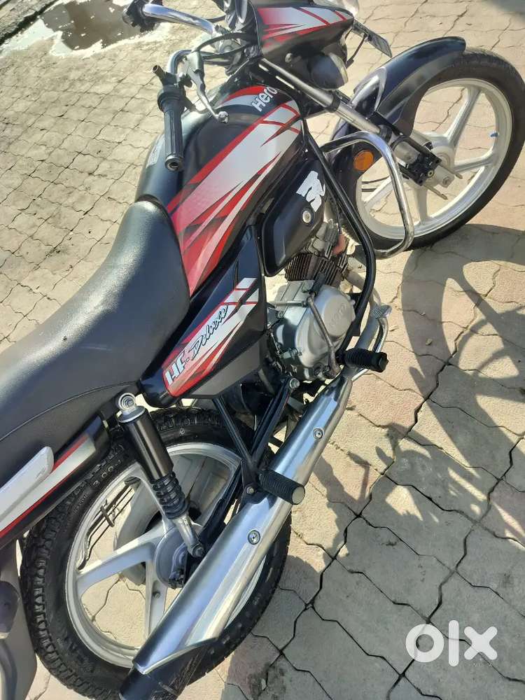 Hf deluxe bike showroom condition for sale