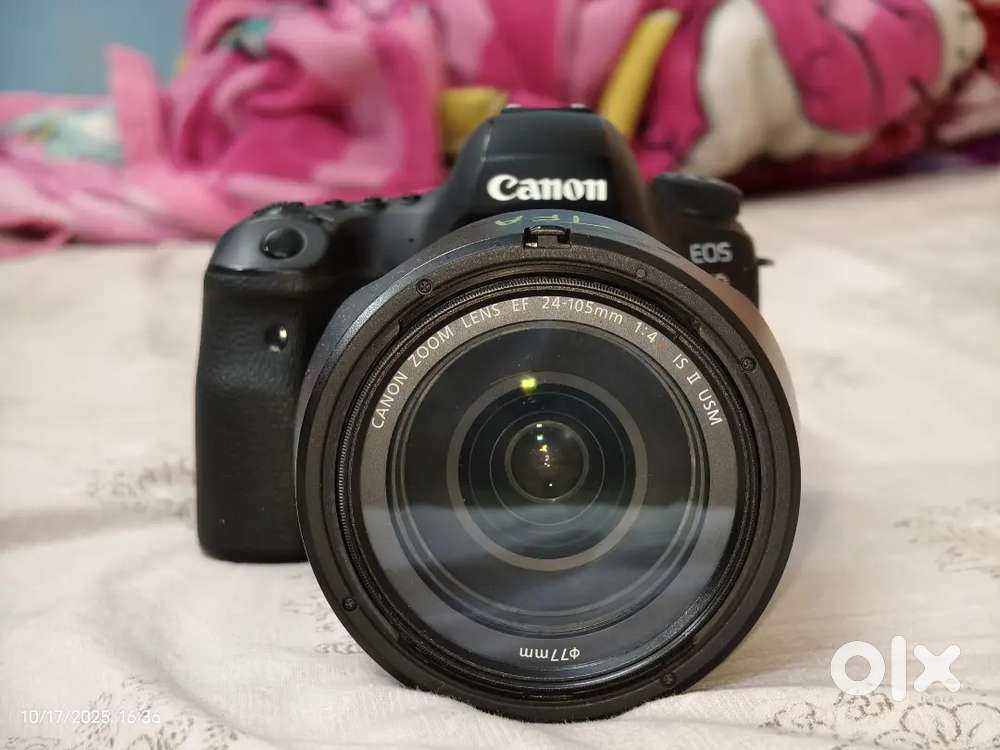Canon EOS 6D Mark 2 DSLR Camera wth 2 lenses and Godox flash
