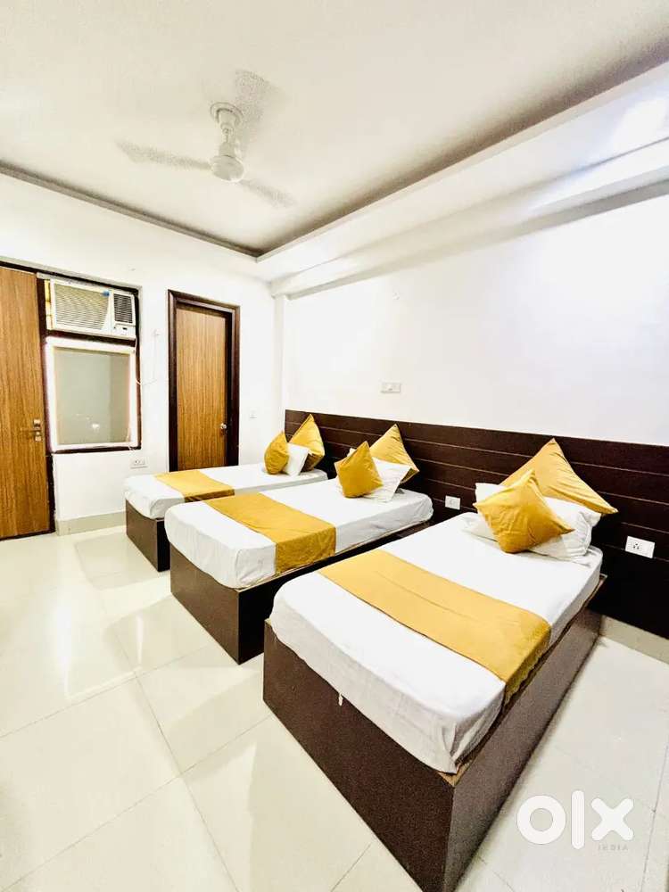 Luxury PG Near Universal Trade Tower, JMD MEGAPOLIS, Uniworld Garden