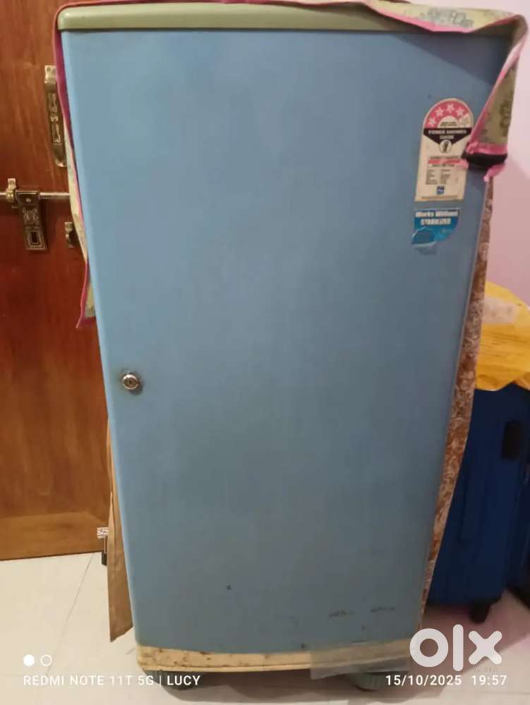 Title:
LG Refrigerator – Excellent Condition, Fully Functional