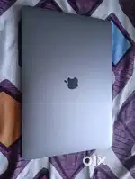 Apple Macbook pro i7