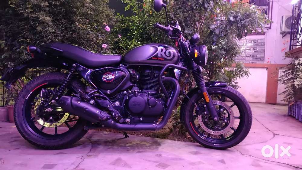 Hunter 350 model 2023 all good condition pepar all ok