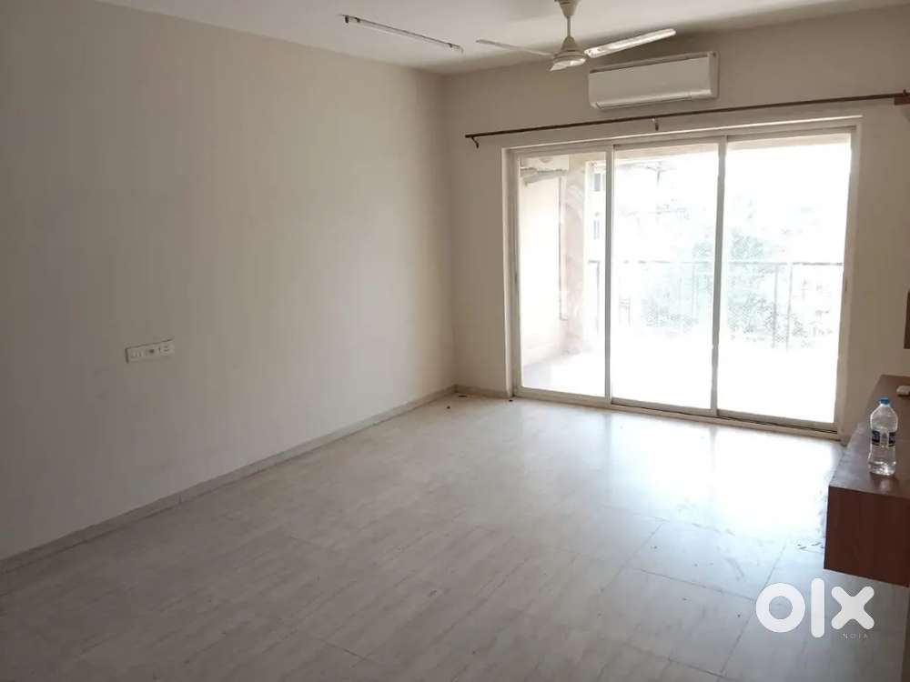 4bhk Flat For sale in Adwalpalkar horizon donapaula