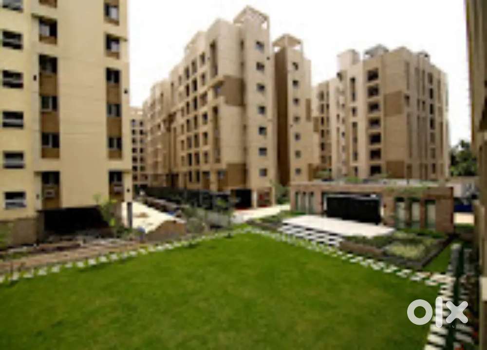 3 BHK Multistorey apartment - just 3KM away from garia metro