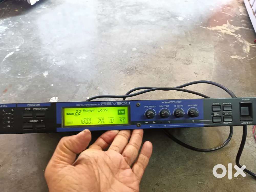 Yamaha rev 500 delay eco mic prosscer or equalizer