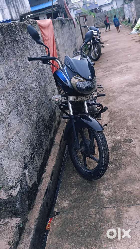 BAJAJ DISCOVER 100