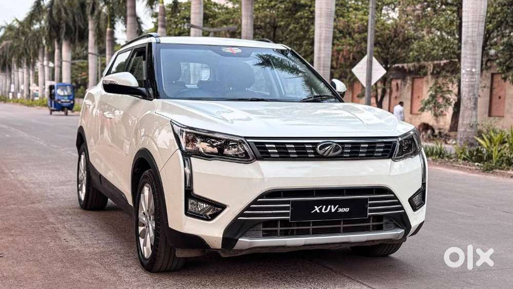 Mahindra XUV300 W8, 2020, Petrol