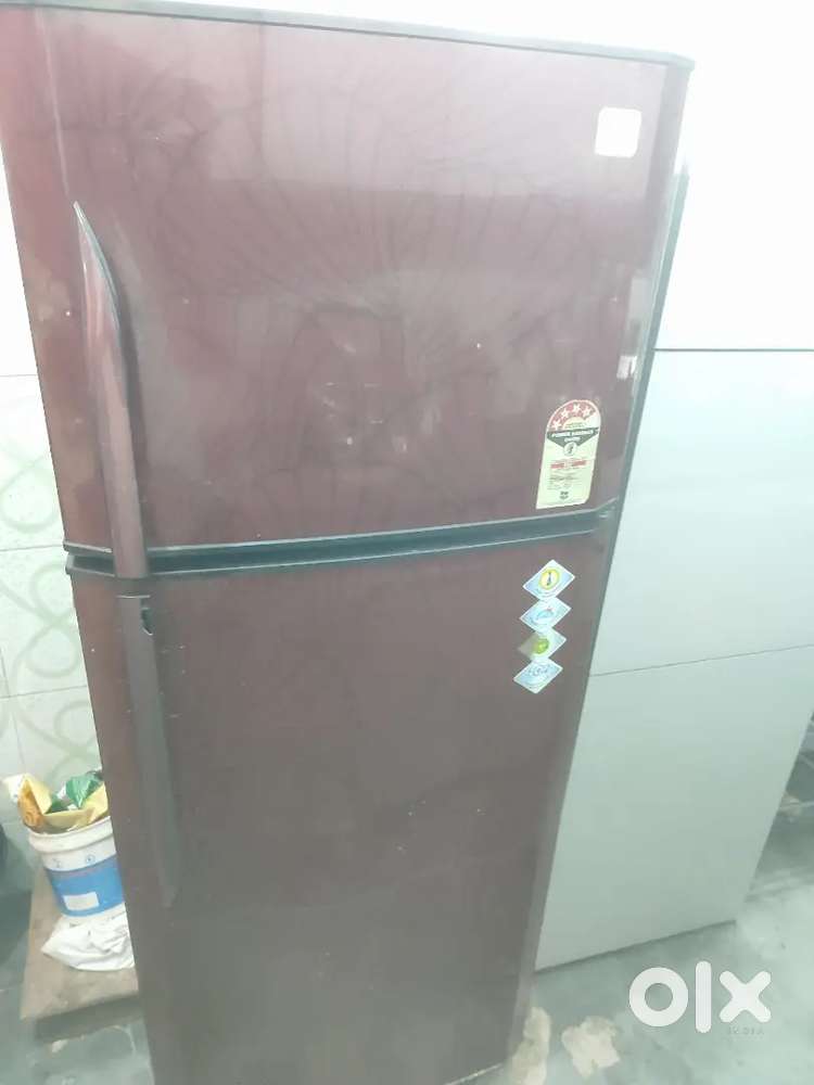 Godrej double door fridge 250 ltrs in good condition