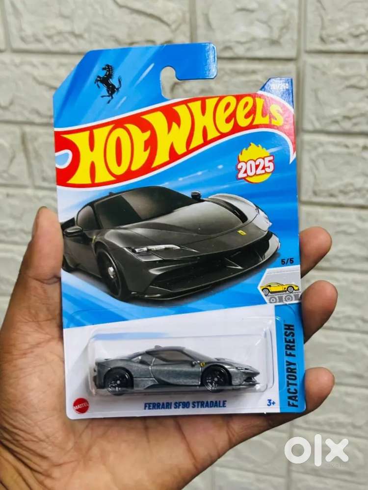 Hotwheels black SF90 Stradle