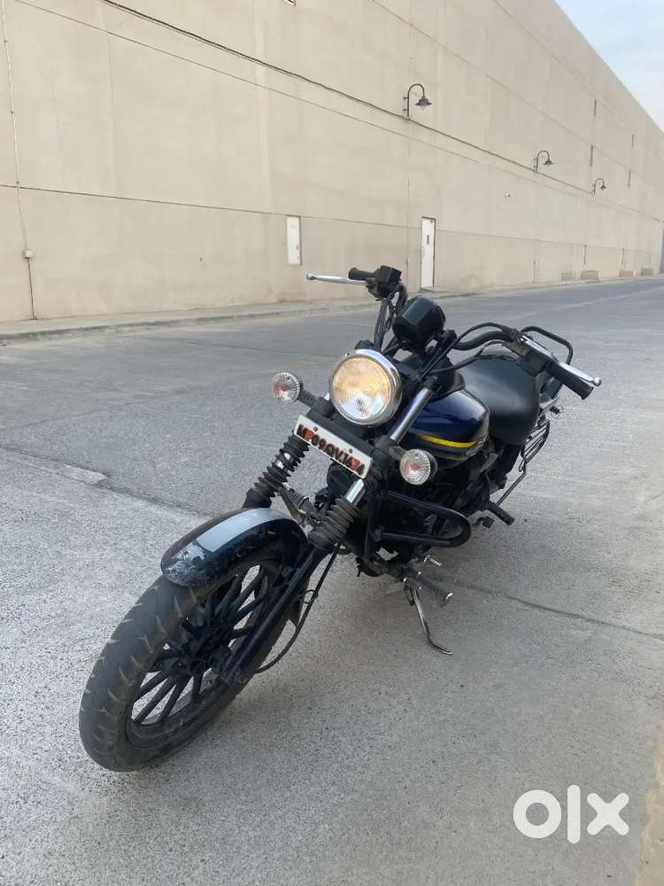 Avenger 150 street