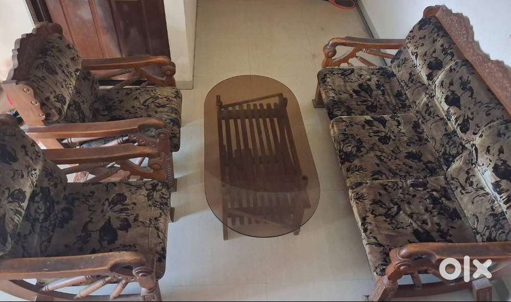 SOFA SET WITH CENTRAL TABLE
