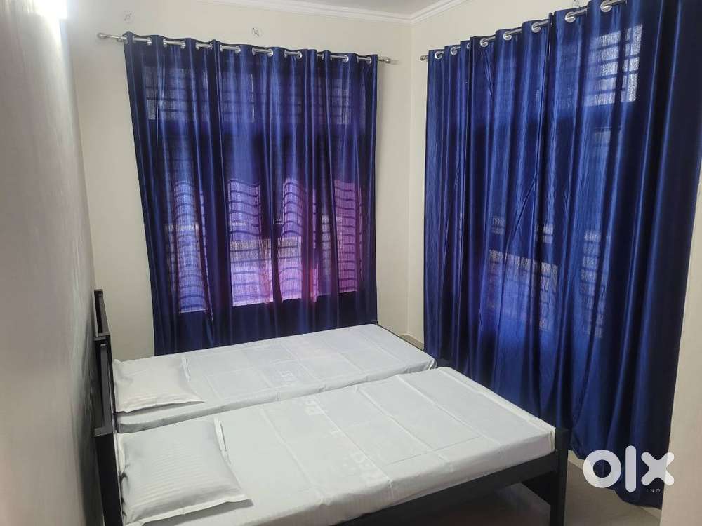 Fully Furnished Room– Sector 14, Indira Nagar, near metro station