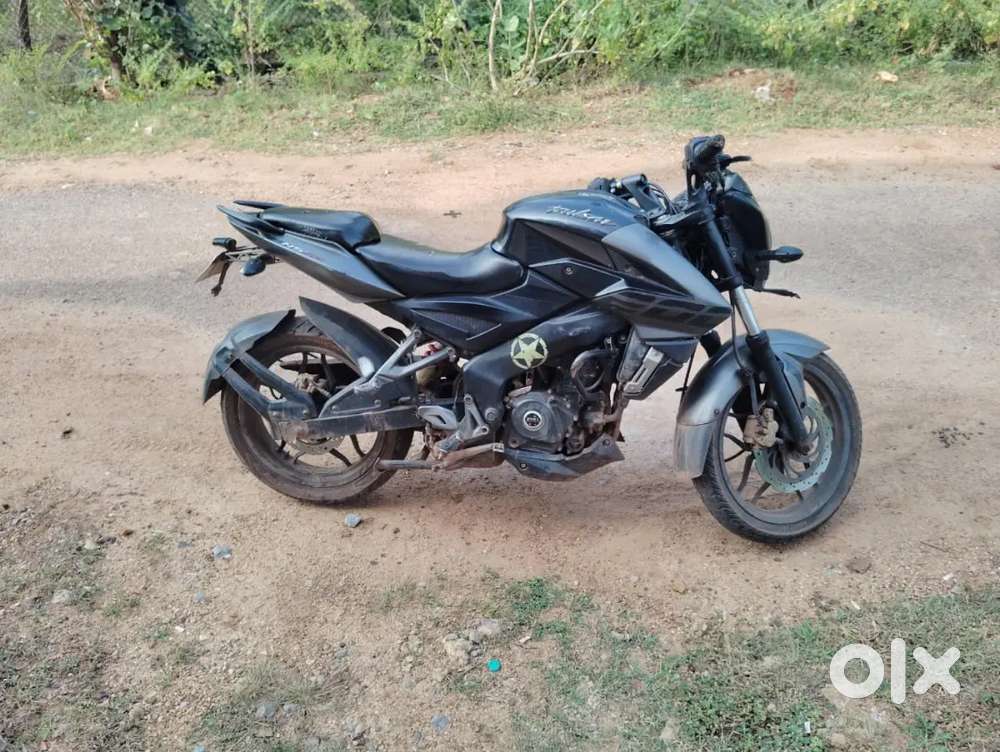 Bajaj ns2000