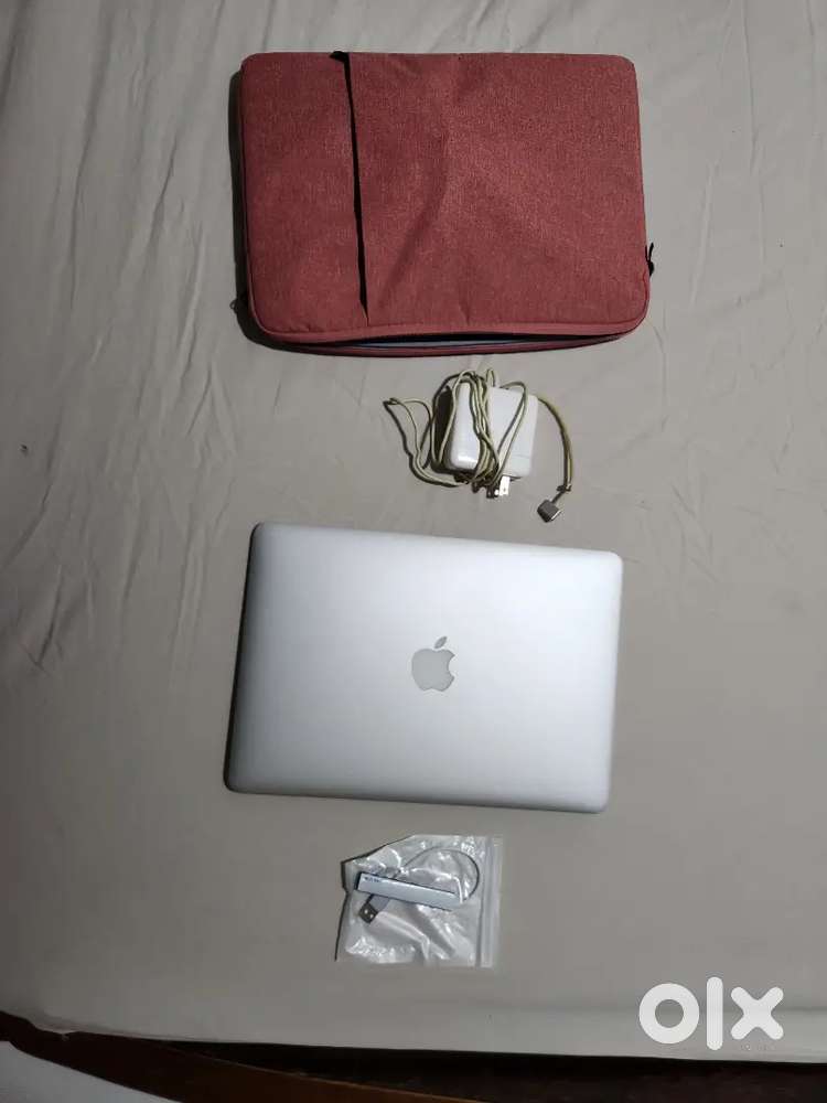 MacBook Air 13 (2017) – Excellent Condition