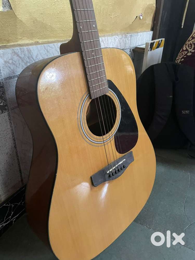 Yamaha F310 aucostic guitar