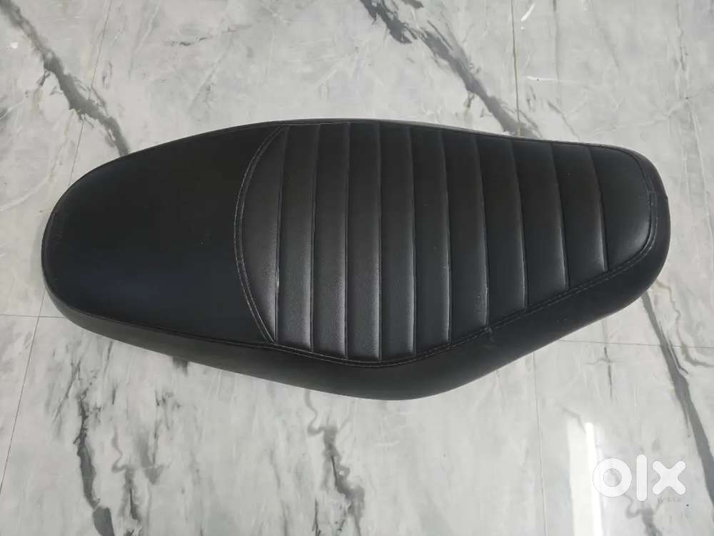 Hunter 350 seat