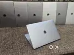 Apple Macbook Pro i7/16/512gb/5.5gb Graphics 15inch Retina Touchbar