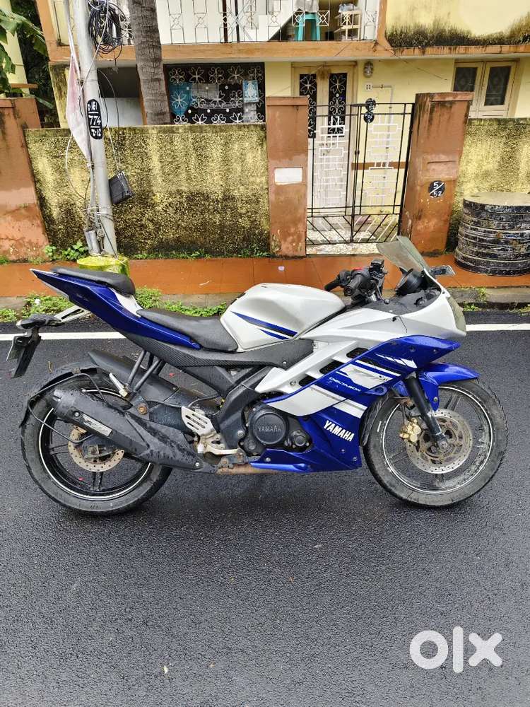 Yamaha R15 v2 special edition