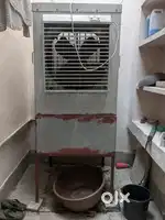Cooler with stand