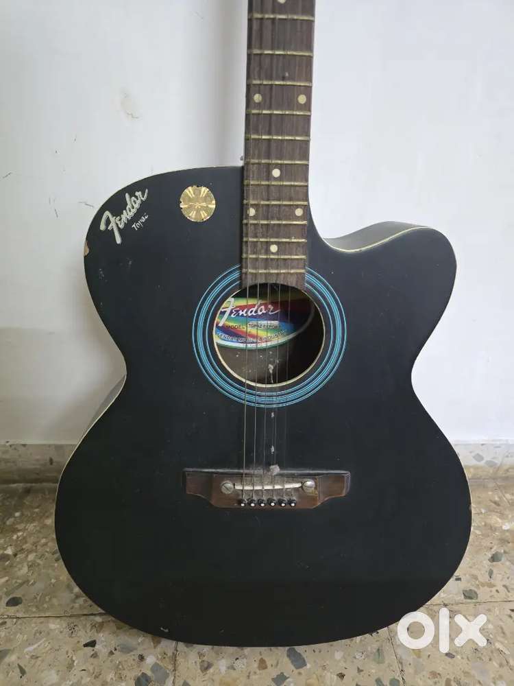 Basic Guitar for sale. Good for new learner