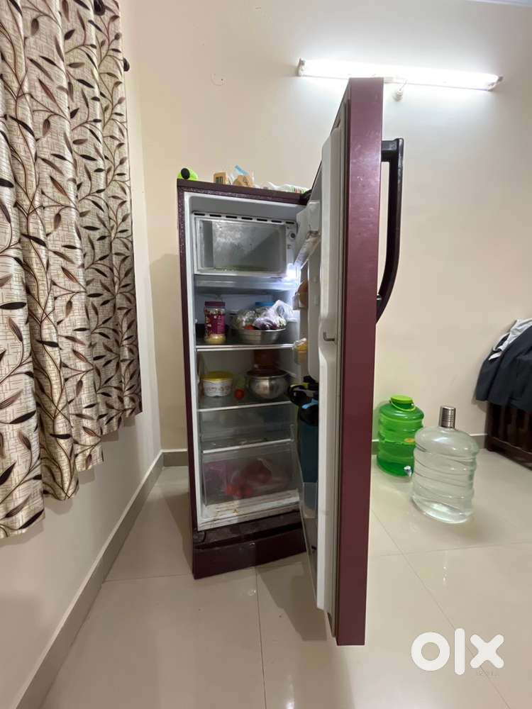 Haier fridge, 220lit, 4 star, Excellent condition