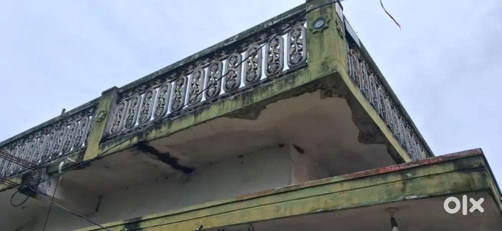 An old unfurnished building