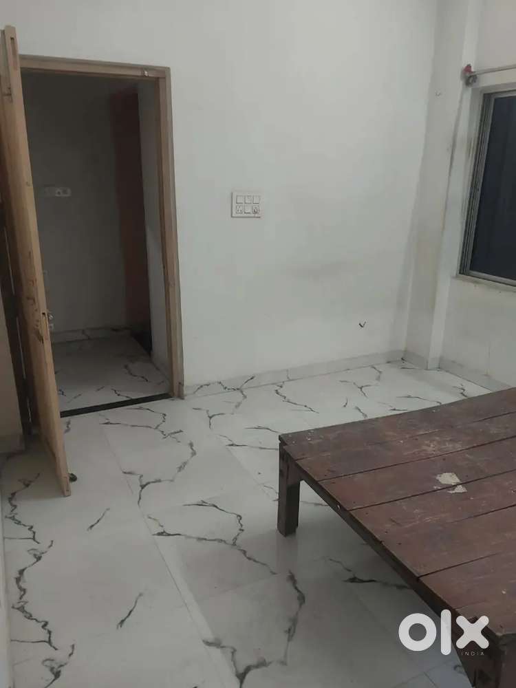 One BHK Flat With Balcony Near SBI bank Bhagwanpur Chowk and NH 28