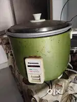 Used very good condition panasonic rice cooker with two bowls