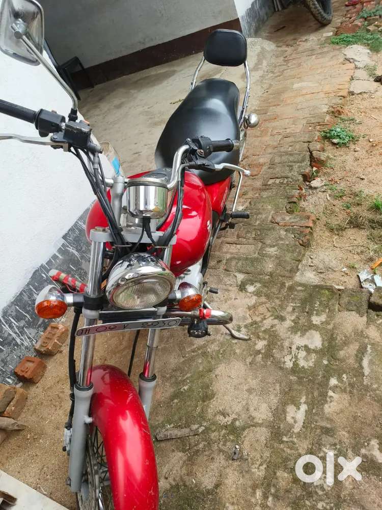 Ekdam mint condition me bike hai urgent sale