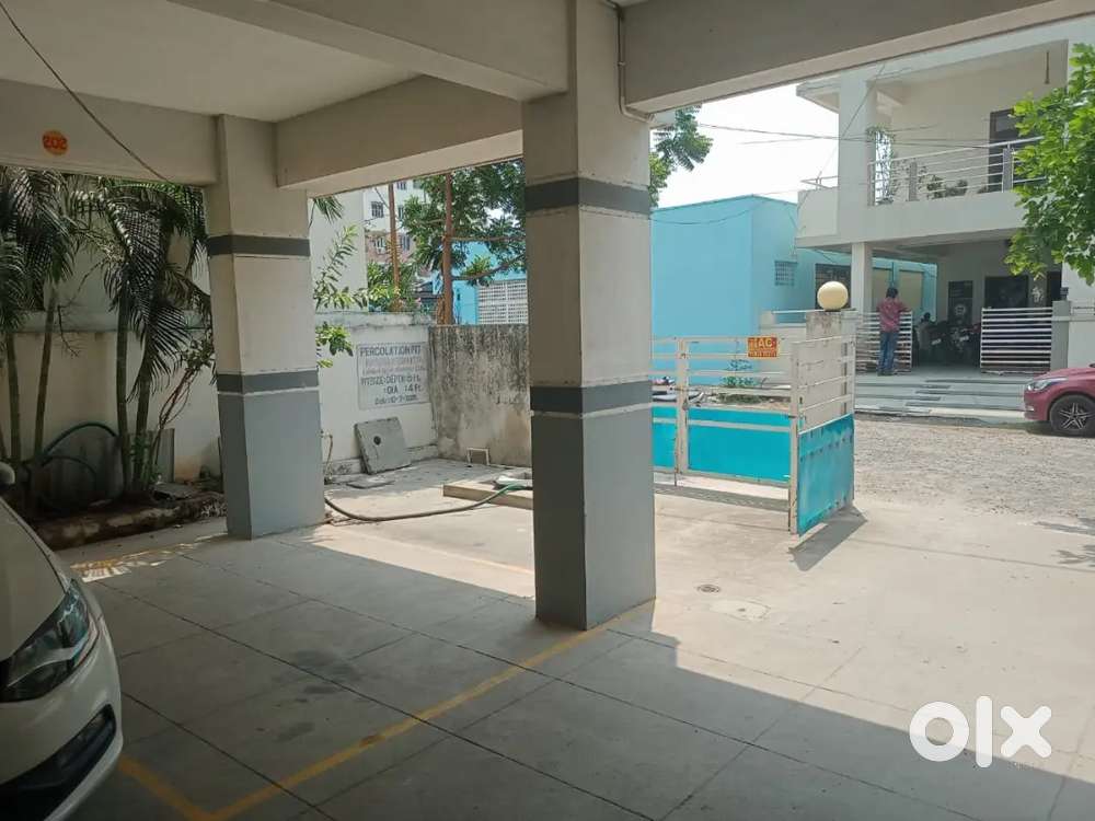 All facilities available in the flat near school's