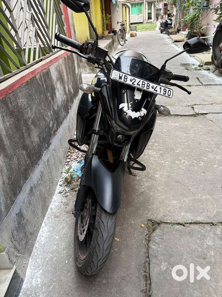 Fz25 black edition, excellent condition. Service done by yamaha