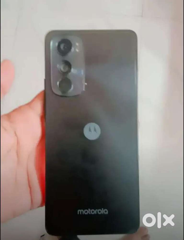 Moto edge 30 30000 phone in 15000
