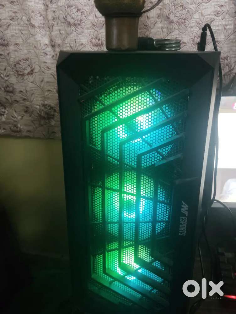 Gaming pc with monitor