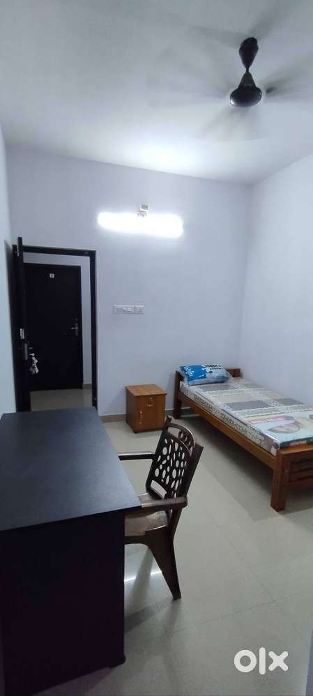 Furnished AC/Non-AC rooms for rent near Govt Medical College, Thrissur