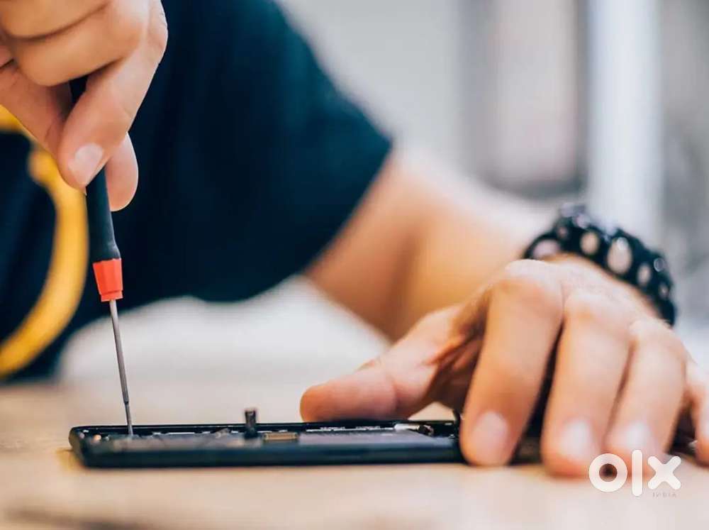 Technician vacancy available in our show rooms.