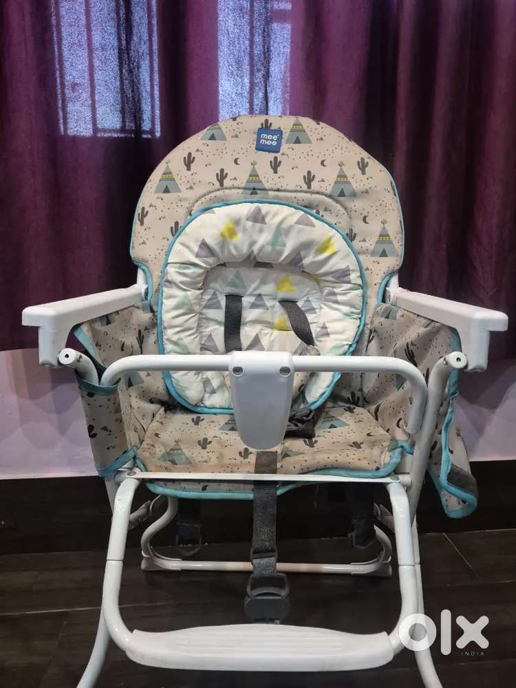 Baby feeding chair