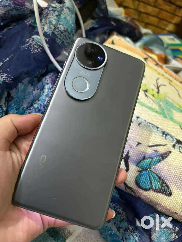 Vivo v 50 8/128
