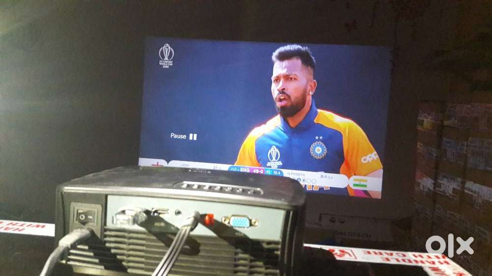 RD5 3D 4K smart projector wifi youtube live tv usb hdmi mcast 155 size