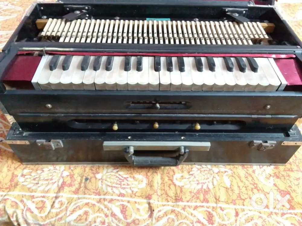 Harmonium very good condition