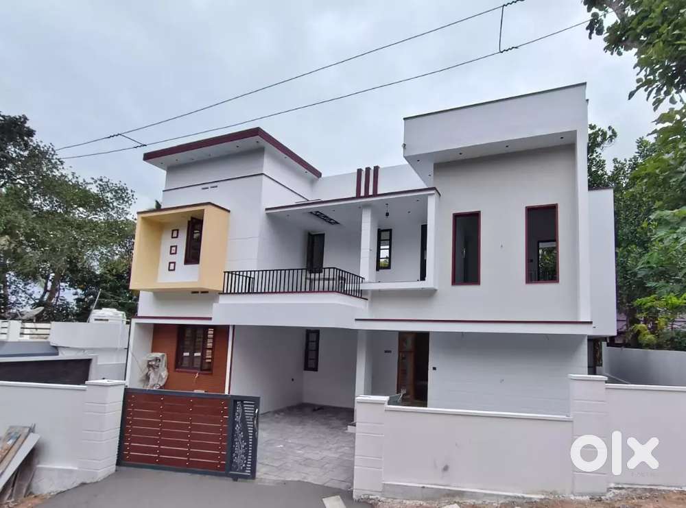 KARIYAVATTOM PULLANIVILA 5.250  CENT 4 BHK