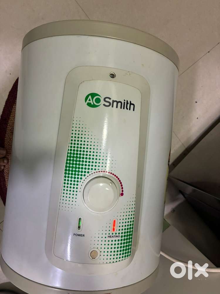 Selling 4 years Old AO Smith 15 Litre Geyser in good condition