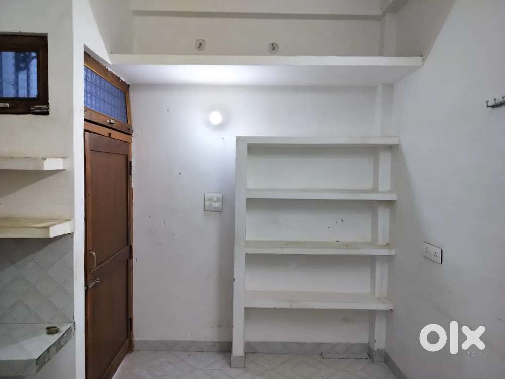 Room available for girls only