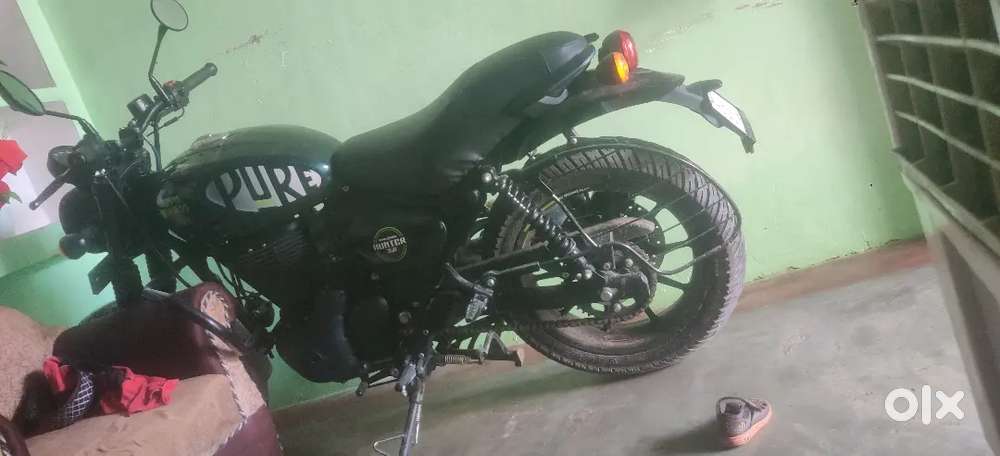 Royal Enfield green colour new bike   no scratches Lene wale call kare